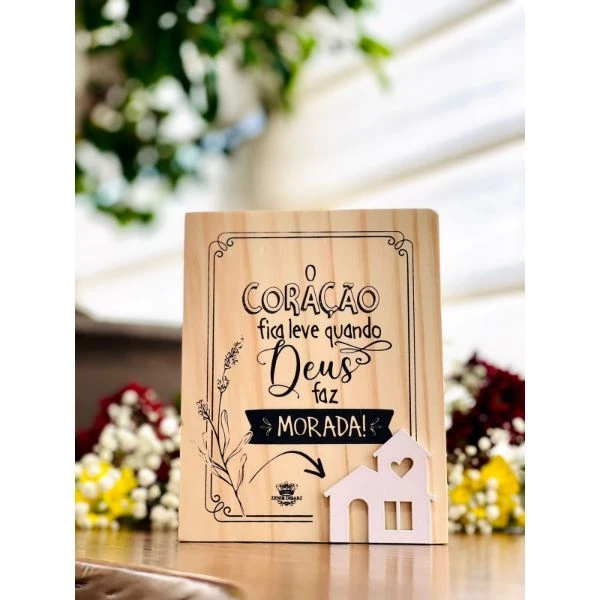 PLACA DE MESA CRU COM APLIQUE O CORAÇÃO FICA LEVE...CELEBRAÇÃO 15X11