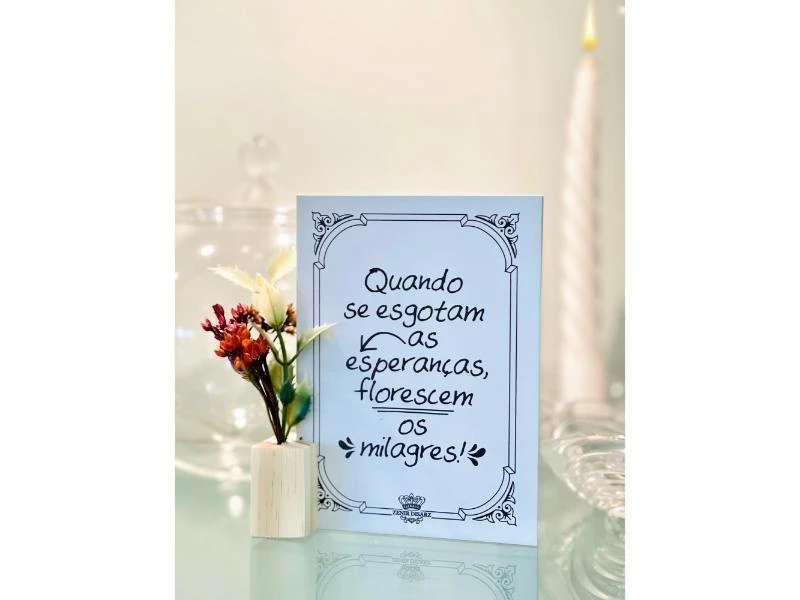 ENFEITE DE MESA COM CUBO E PLACA QUANDO SE ESGOTAM...FLORESCER 13X11